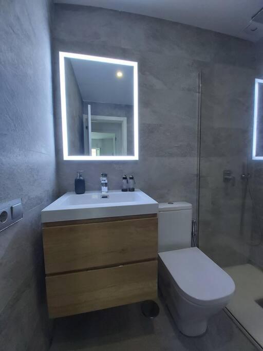 Luminoso En El Centro, Con Mucho Arte Apartament